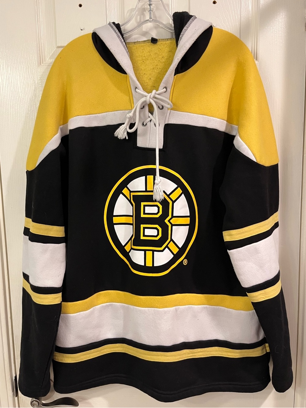 Boston Bruins Laced Pullover Hoodie Fleece Sweatshirt Black,  White & Yellow M